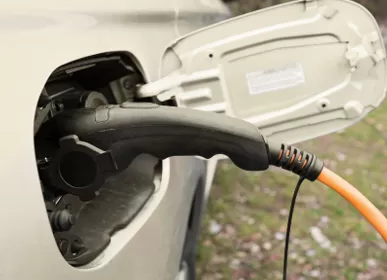 Cabos de Carregamento para Veículos Elétricos: Carregamento Rápido vs. Carregamento Lento – Como Escolher?