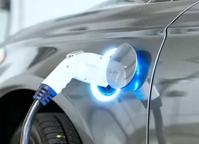 Os preços do lítio dispararam e os veículos de nova energia deram início ao quarto aumento de preços este ano.