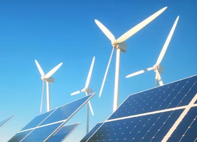 O Projeto Fotovoltaico + Armazenamento de Energia com a Maior Capacidade Unitária em Hainan concluiu o içamento do armazenamento de energia.